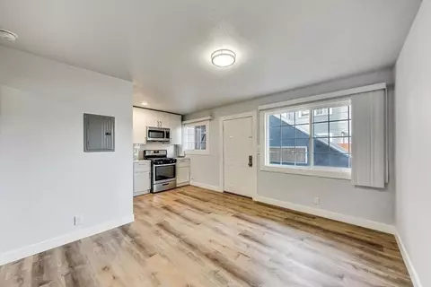 678 37th St #03, Oakland, CA 94609