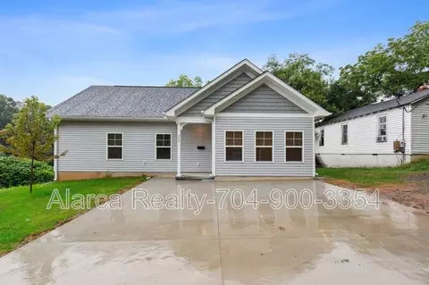 327 W Iredell Ave, Mooresville, NC 28115