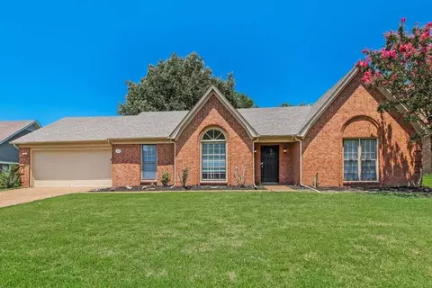 8650 Oak Trail Ln, Cordova, TN 38018
