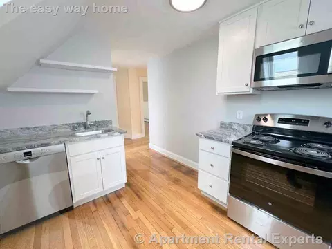 112 Hudson St #3, Somerville, MA 02144