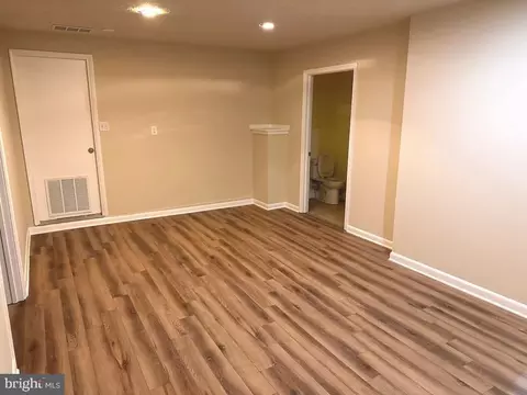 2 Edgecliff Ln, Stafford, VA 22554