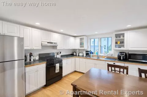 24 Watson St, Cambridge, MA 02139