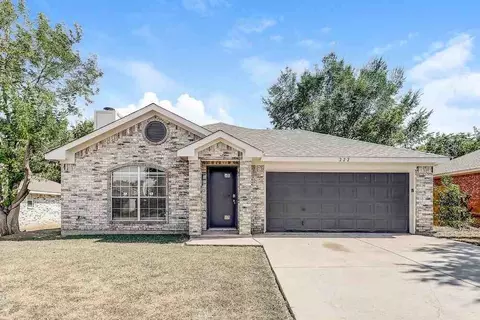 222 Hollywood Dr, Glenn Heights, TX 75154