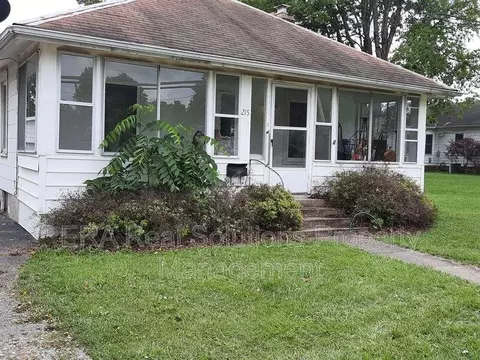 215 Chillicothe Ave, Hillsboro, OH 45133