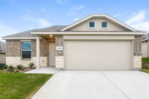 8321 Hollow Bend St, Fort Worth, TX 76123