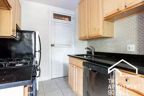 1251 W Henderson St #2, Chicago, IL 60657