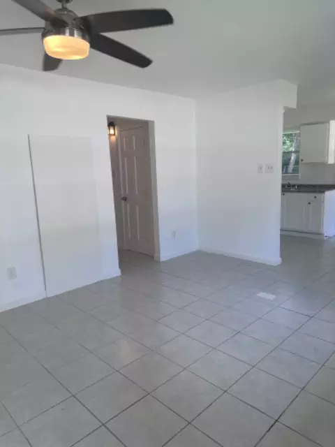 7822 Oak Knoll Ln, Houston, TX 77028
