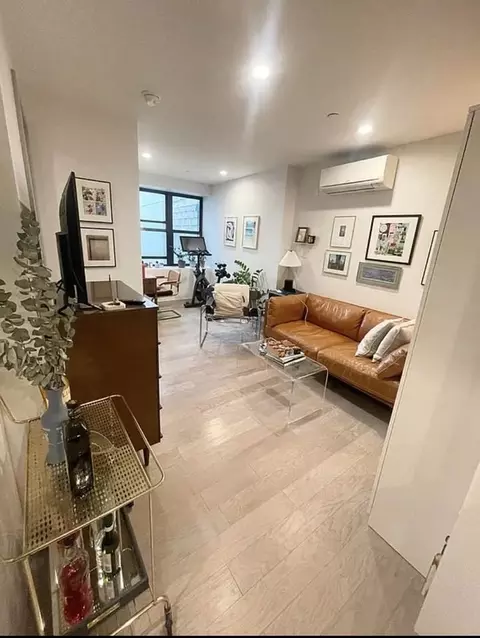 287 Hawthorne St #4f, Brooklyn, NY 11225