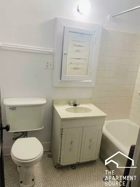 3146 Harlem Ave #2d, Riverside, IL 60546