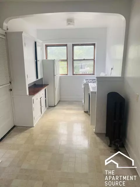 3146 Harlem Ave #2d, Riverside, IL 60546