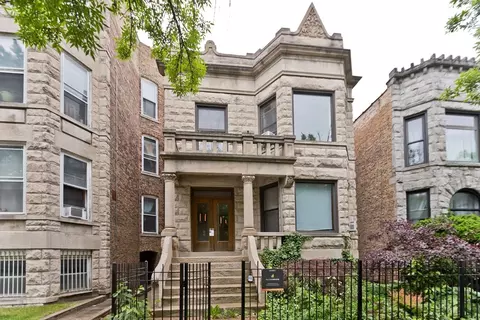 3713 N Magnolia Ave #1, Chicago, IL 60613