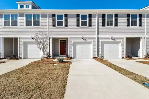652 Trotters Ln, Moncks Corner, SC 29461