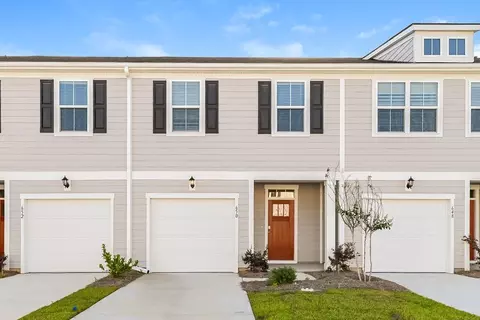 650 Trotters Ln, Moncks Corner, SC 29461