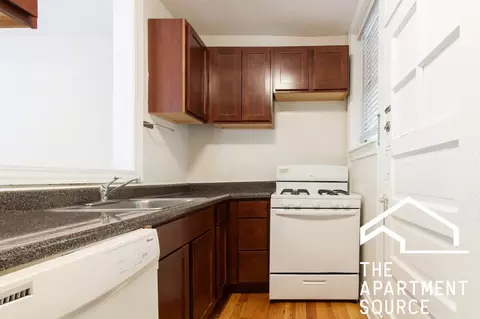 732 W Roscoe St #1S, Chicago, IL 60657