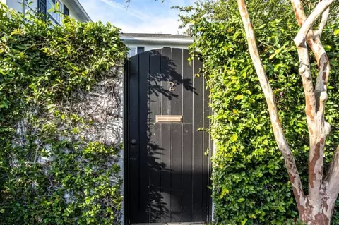 2 Poulnot Ln, Charleston, SC 29401