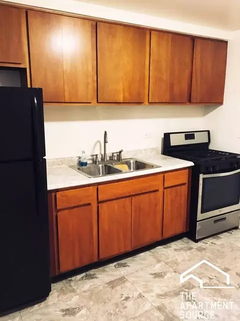 4827 W 31st St #2e, Cicero, IL 60804