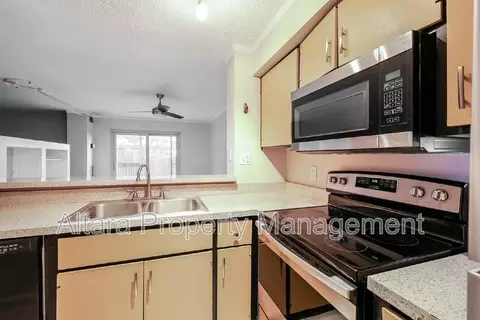 2880 S Locust St #N100, Denver, CO 80222
