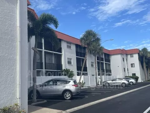 10540 77th Ter #211, Seminole, FL 33772