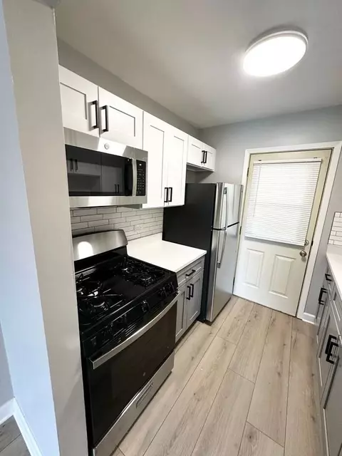 4455 Charles St, Rockford, IL 61108