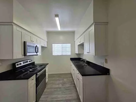 1907 W Victory Blvd, Burbank, CA 91506 photo 2