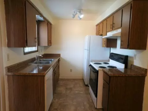410 SE 7th Ave, Mill City, OR 97360 photo 5