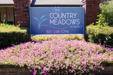 909 Holmes Rd, Searcy, AR 72143