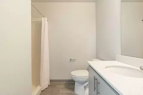 2250 NW Thurman St, Portland, OR 97210