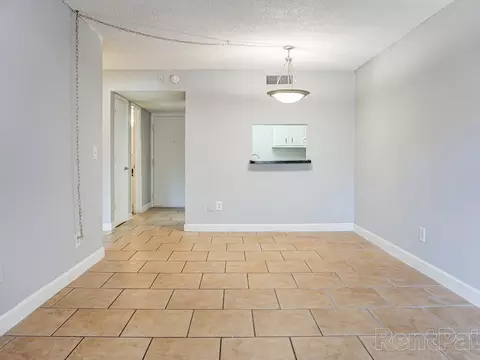 11311 N 22nd St, Tampa, FL 33612 photo 9
