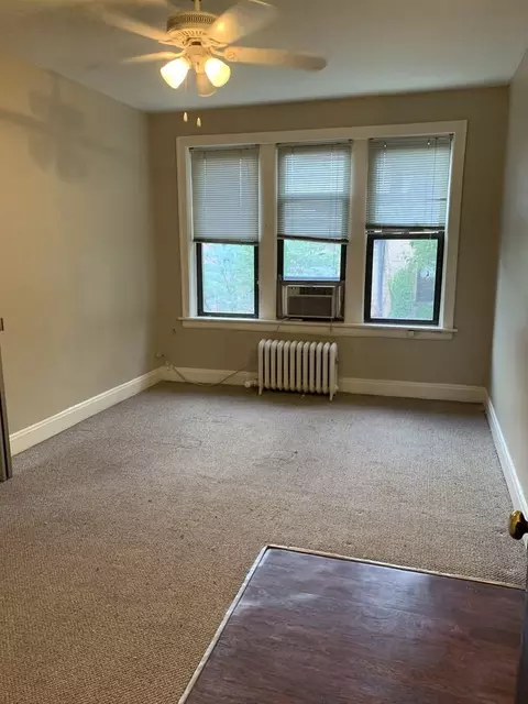 537 W Deming Pl #213, Chicago, IL 60614