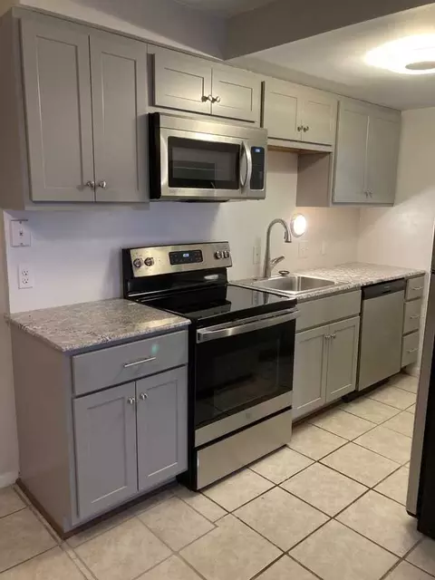 728 Ohio Pike #17, Cincinnati, OH 45245