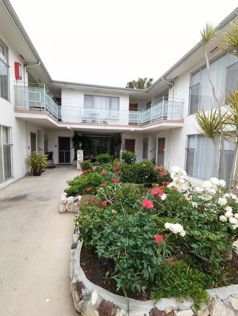 1236 N Sweetzer Ave #18, West Hollywood, CA 90069