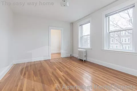 28 Langdon St #10, Cambridge, MA 02138