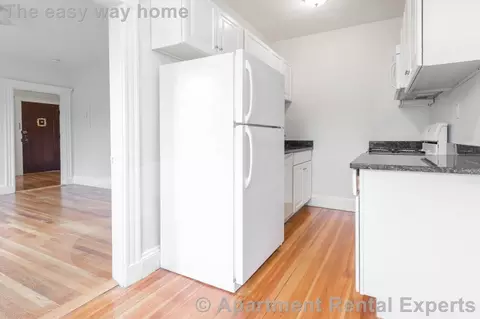 28 Langdon St #10, Cambridge, MA 02138