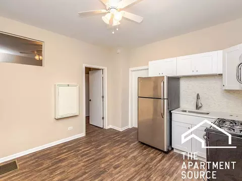 2445 N Clybourn Ave #1M, Chicago, IL 60614