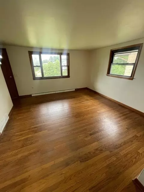 1221 E 2nd St, Dover, OH 44622