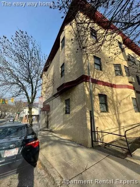 111 Walnut St #21, Somerville, MA 02145
