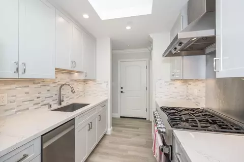 1009 S Norfolk St, San Mateo, CA 94401