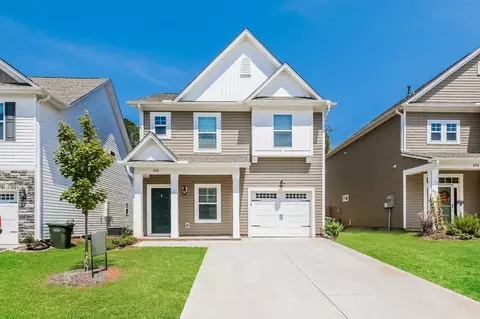 136 Highland Park Ct, Easley, SC 29642