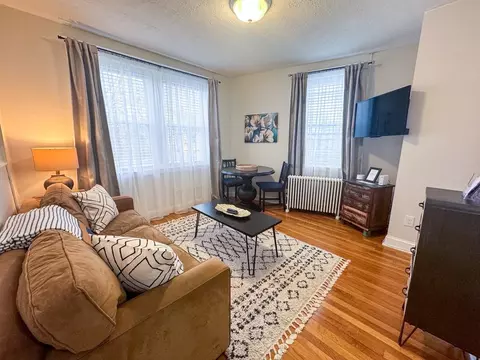 191 Kent St #5, Brookline, MA 02446