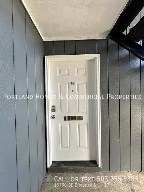 15790 SE Division St #17, Portland, OR 97236