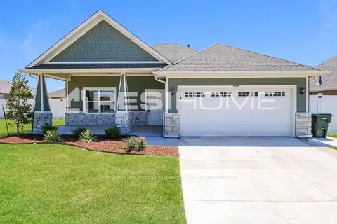 8112 Brighton Ave, Edmond, OK 73034