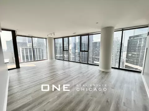 240 N Wells St, Chicago, IL 60606