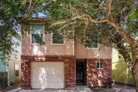 13732 W Cancun Dr, Houston, TX 77045