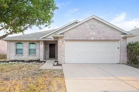 3737 Sapphire St, Fort Worth, TX 76244