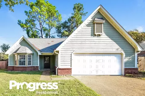 1240 Five Oaks Dr N, Southaven, MS 38671