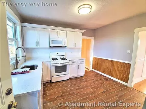 39 Waterhouse St #2, Somerville, MA 02144