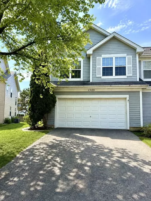 1329 Newport St, Mundelein, IL 60060