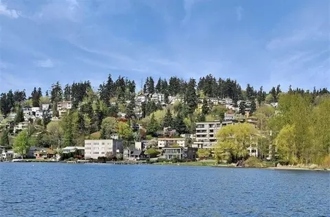 9032 NE Juanita Dr, Kirkland, WA 98034