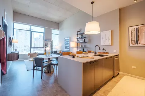 34 N Sangamon St, Chicago, IL 60607