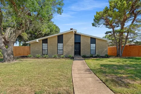 3402 Ridgemoor Dr, Garland, TX 75044